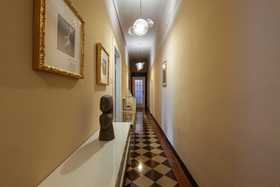 Lobby or reception, Decorative detail
