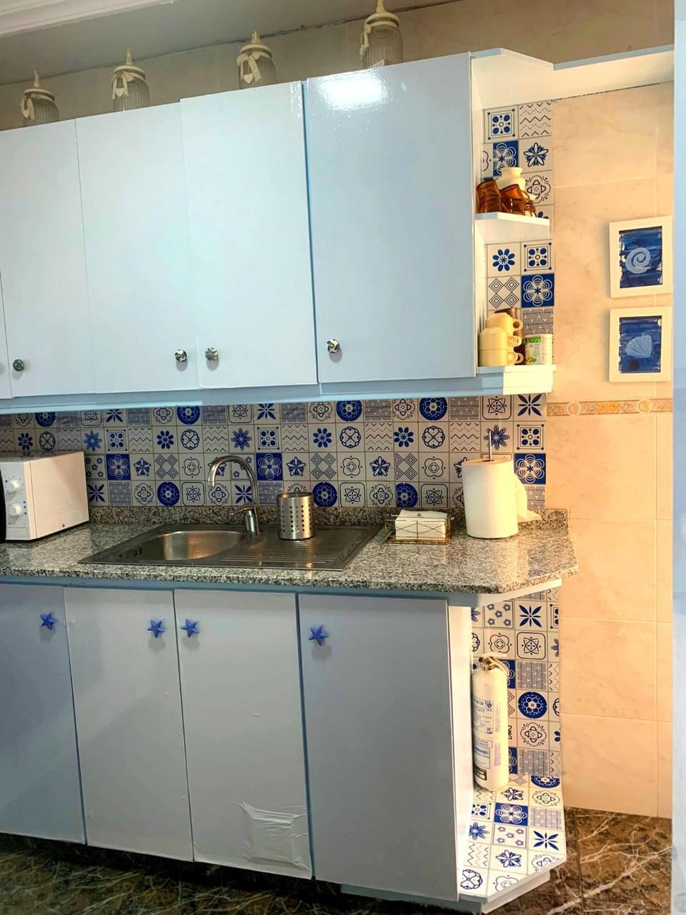 Kitchen or kitchenette, oven, pet friendly, stove
