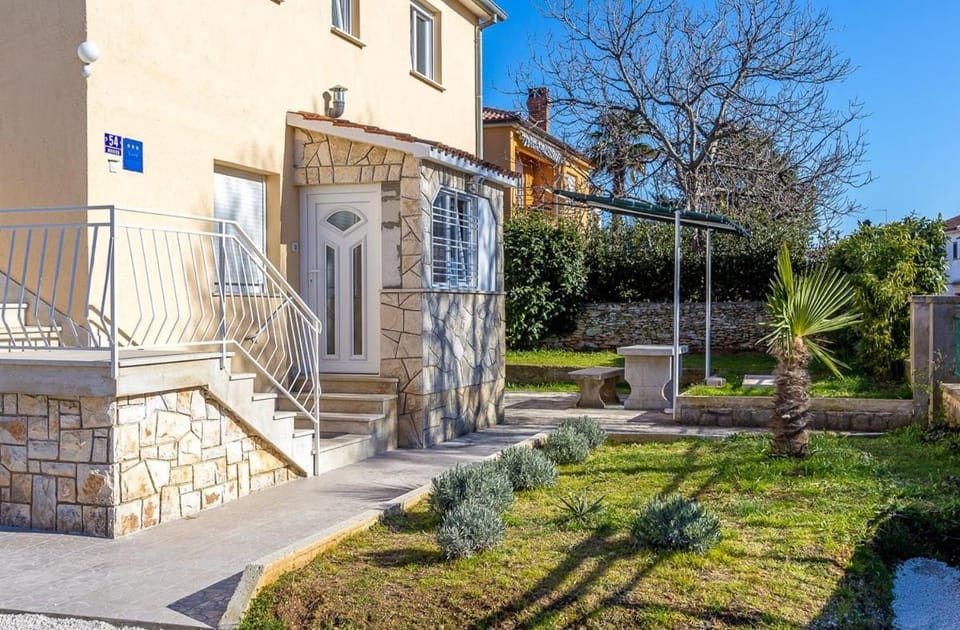 Patio, Facade/entrance, Garden