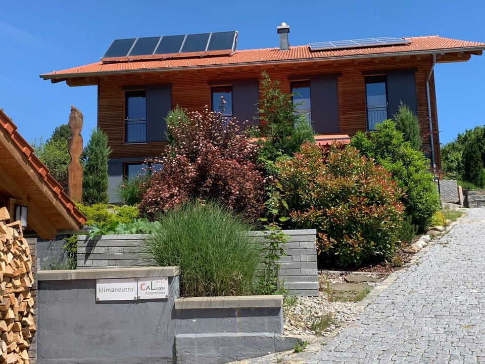 Property building, Day, Garden, Garden view