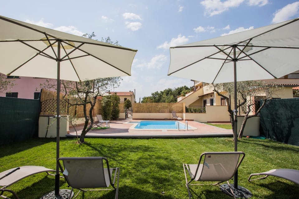 Patio, Garden, Swimming pool