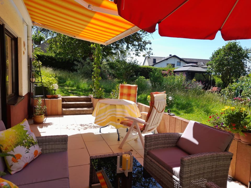 Day, Garden, Seating area, Garden view