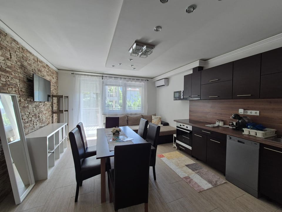 Oliva Wellness Apartman Apartment in Siófok