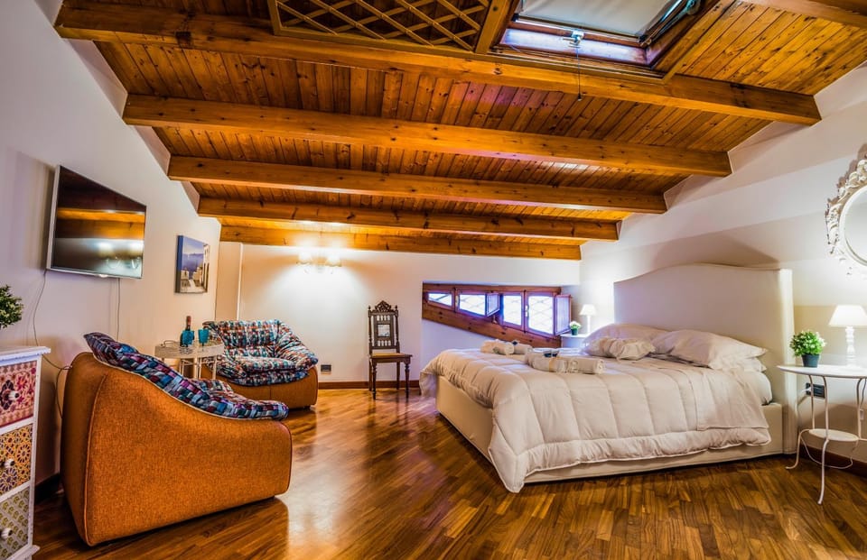 Bed, Photo of the whole room