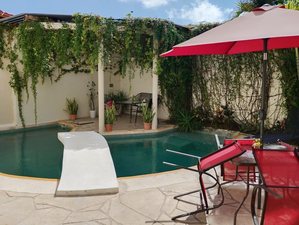 Swimming pool