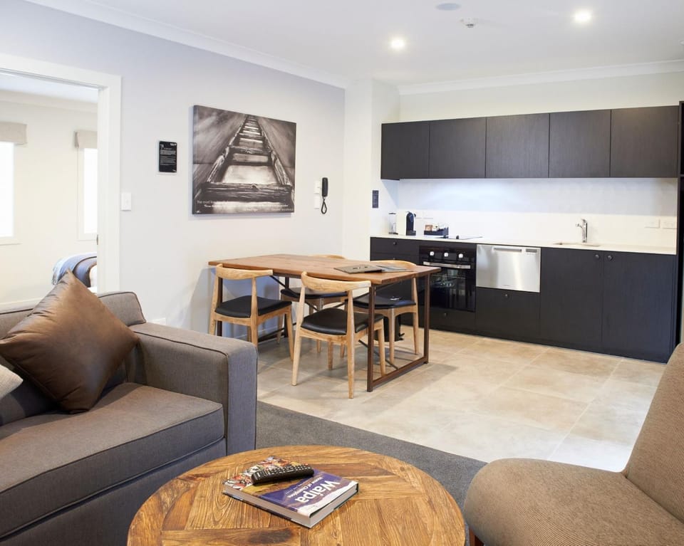 Kitchen or kitchenette, Living room