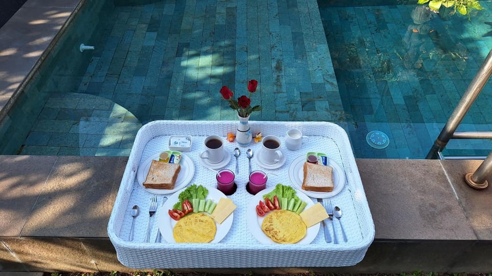 Food and drinks, Swimming pool