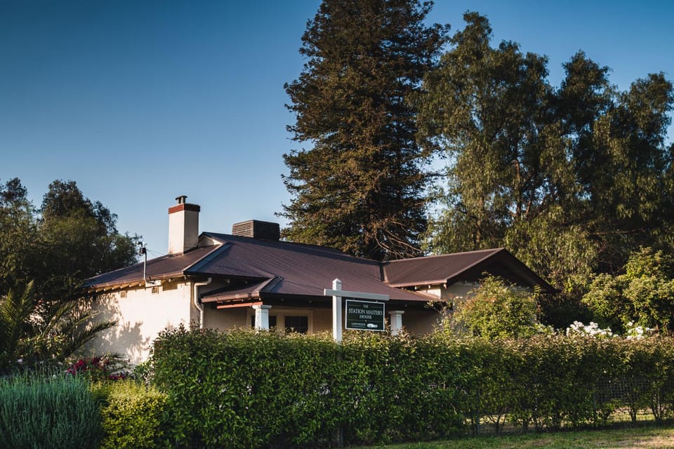 Property building, Spring, Day, Garden