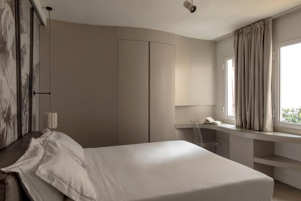 Bed, Photo of the whole room, Bedroom, hair dresser
