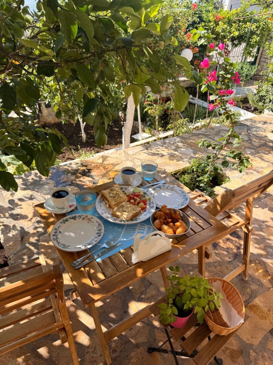 Tzavelitiko Home Bed and Breakfast in Vlorë County, Albania