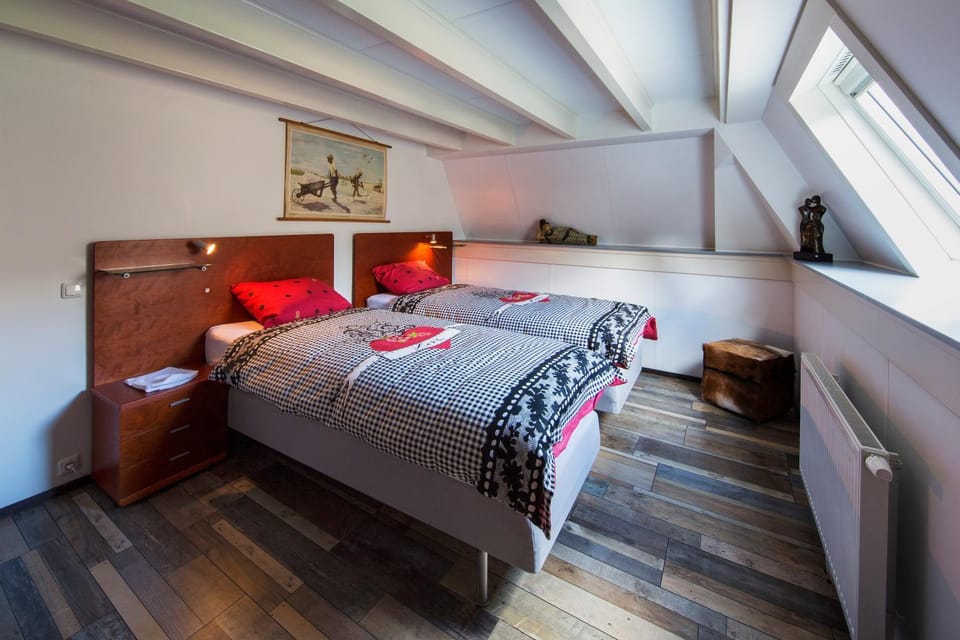 Bed, Photo of the whole room