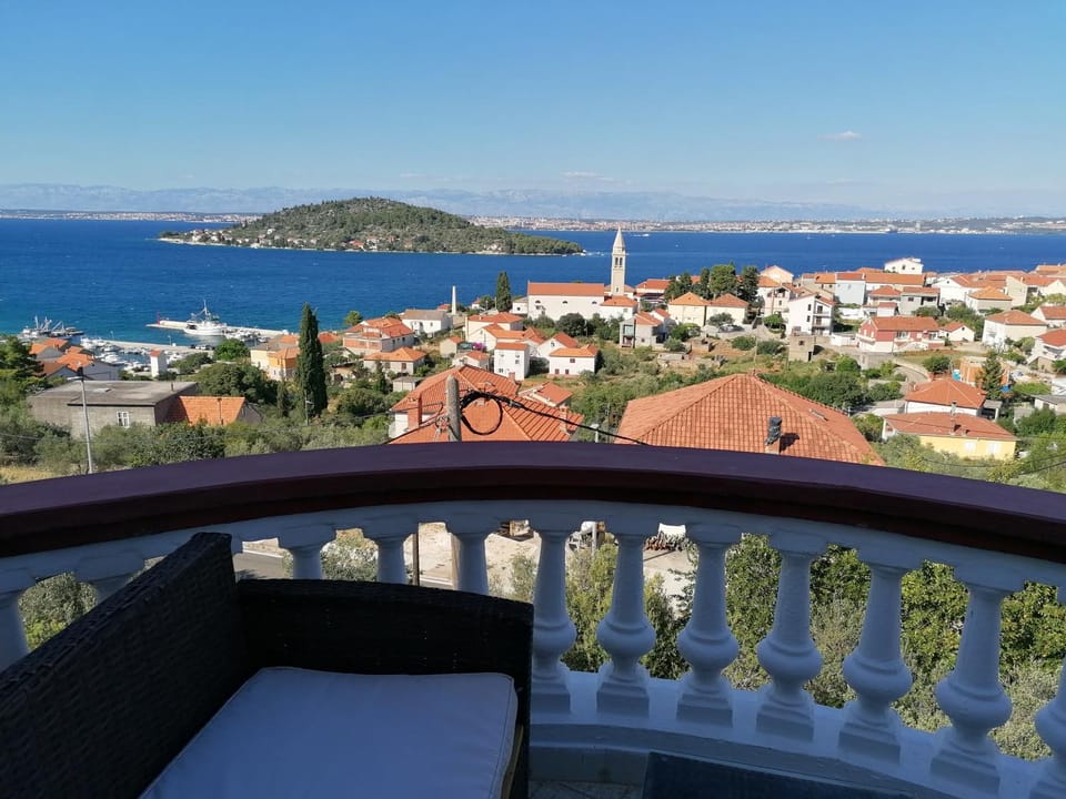 Apartment Halugica Apartment in Zadar County