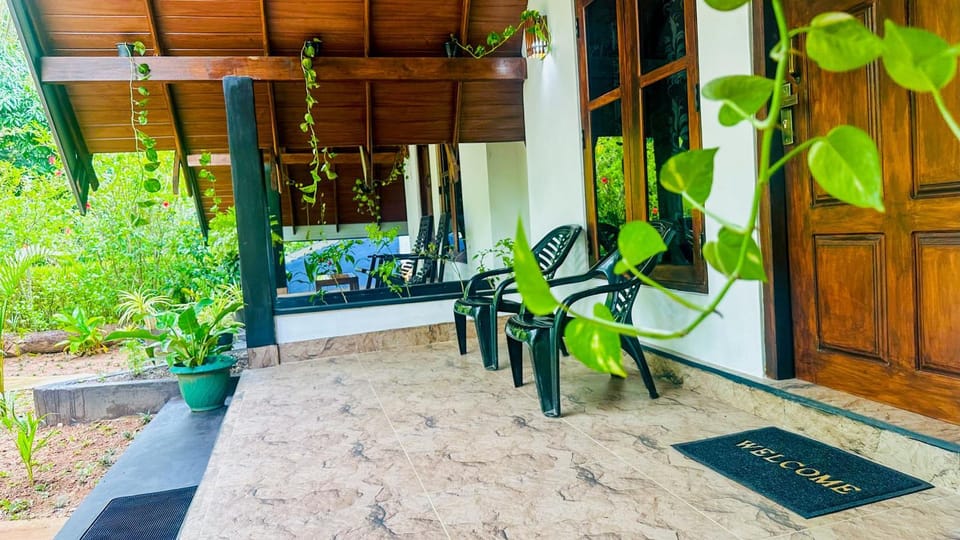 Property building, Patio, Spring, Day, Garden, View (from property/room), Balcony/Terrace, Garden view