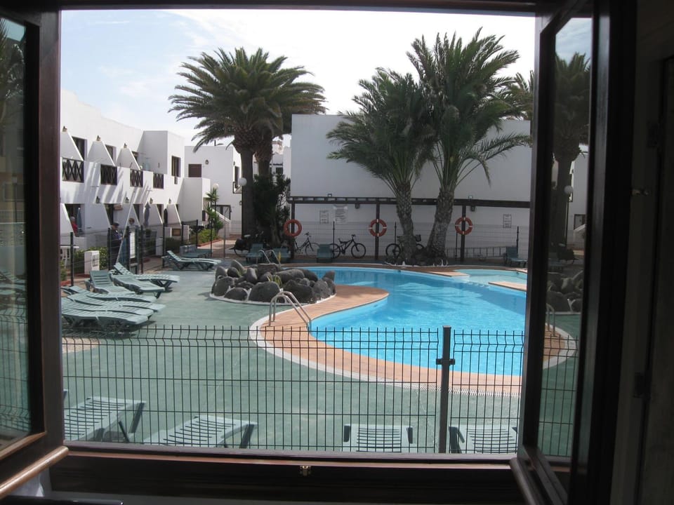 Living room, Pool view