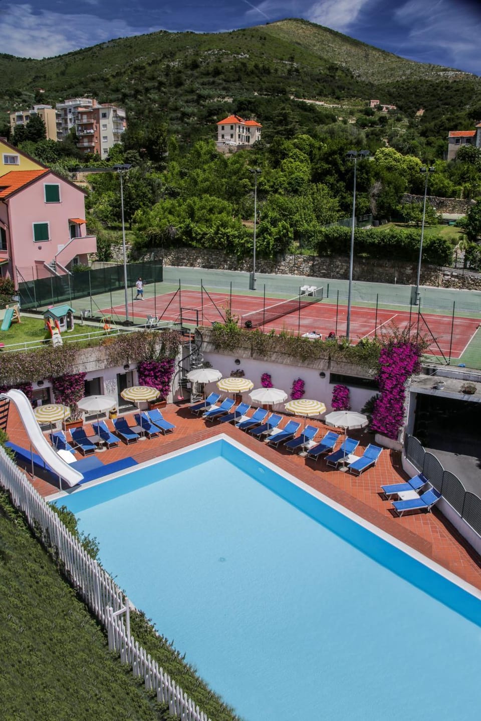 Table tennis, Tennis court, Swimming pool
