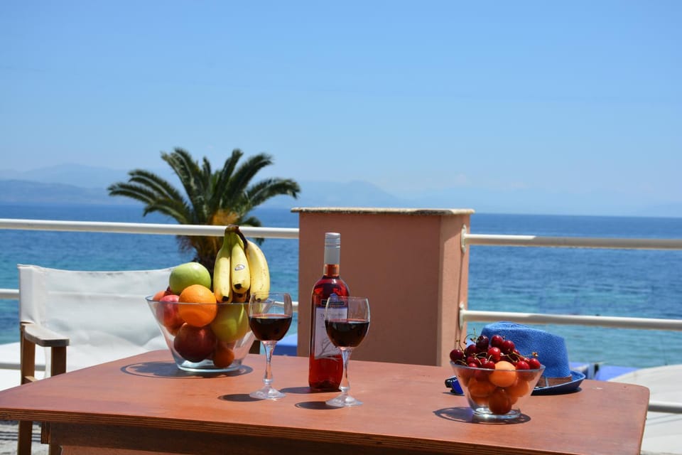 Restaurant/places to eat, Balcony/Terrace, Beach, Sea view, Street view, Supermarket/grocery shop, Shopping Area