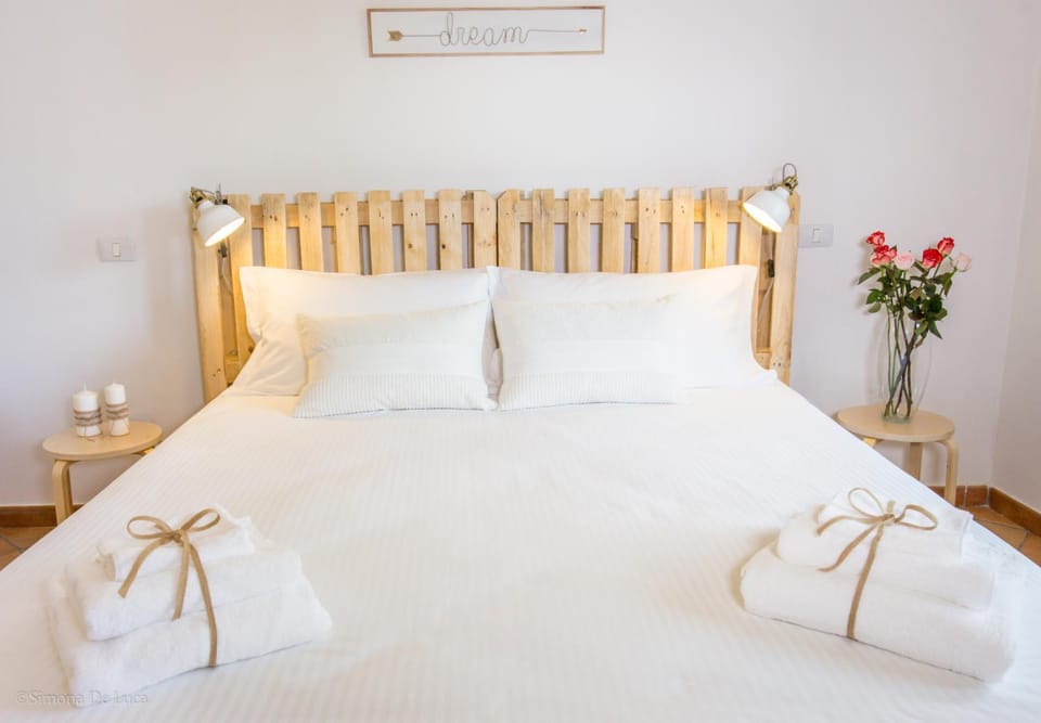 Bed, Bedroom, Garden view, Family