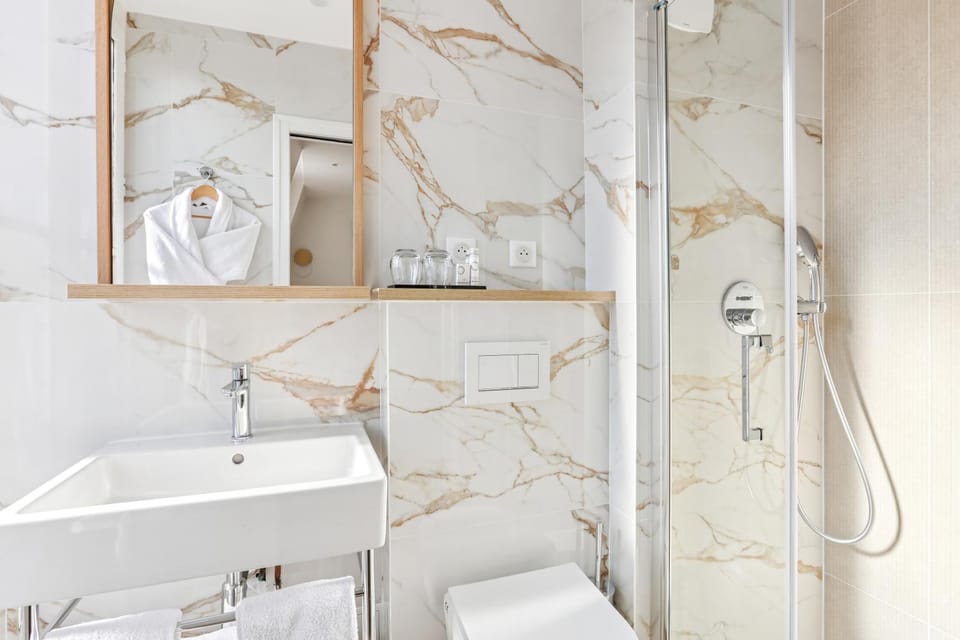 Shower, Toilet, Bathroom