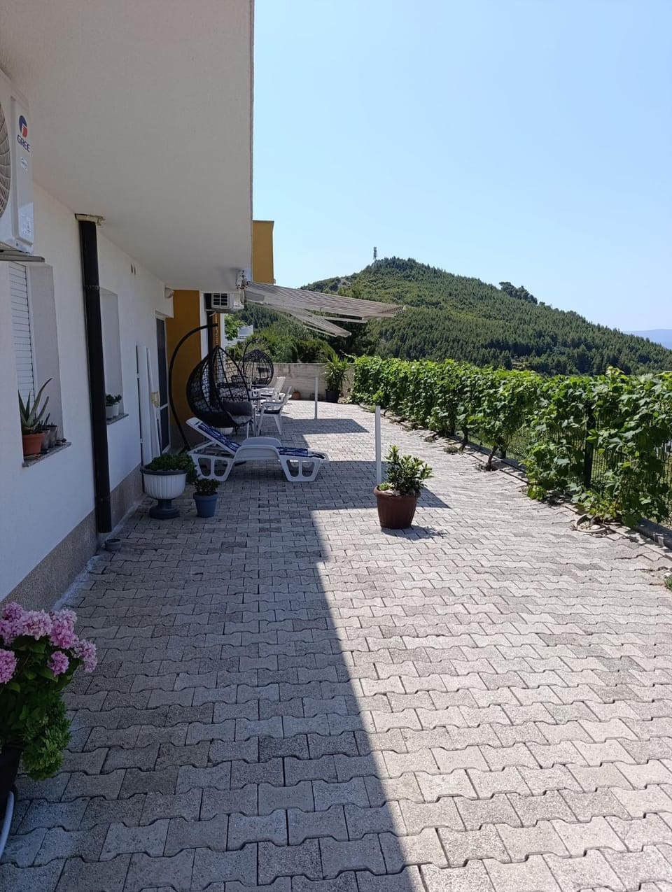 Knezovic Apartments Apartment in Podstrana