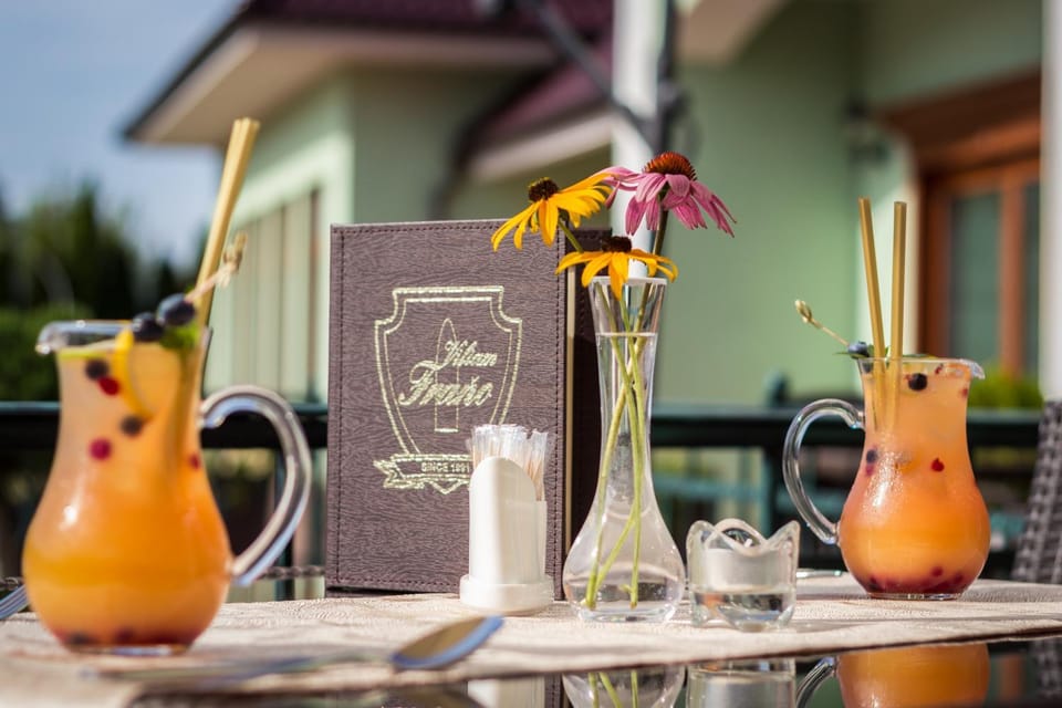 Coffee/tea facilities, Drinks, Alcoholic drinks
