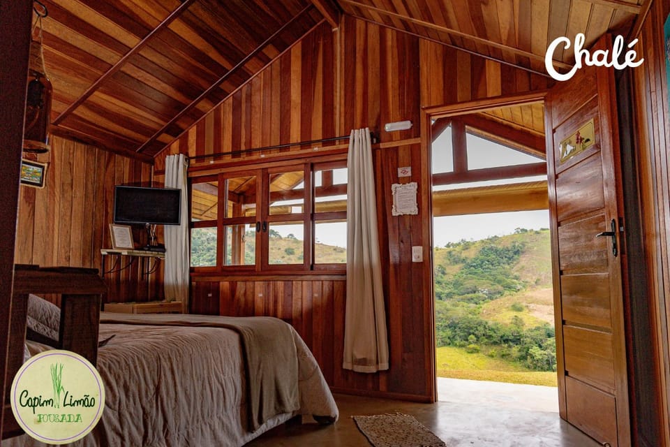 Bed, Natural landscape, TV and multimedia, Photo of the whole room, Bedroom