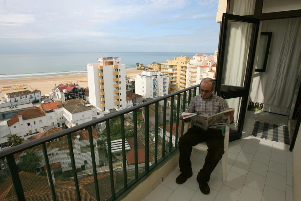 City view, Sea view