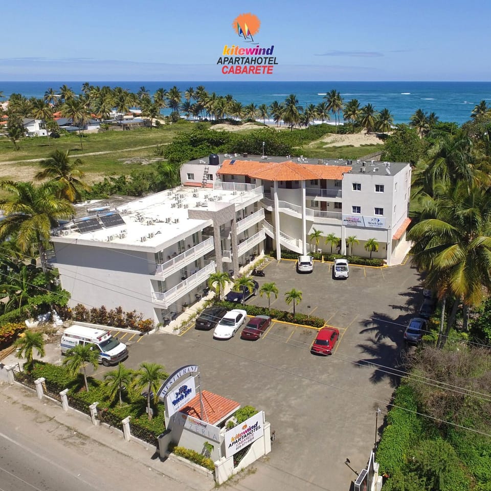 Facade/entrance, Property logo or sign, Property logo or sign, Bird's eye view, View (from property/room), Balcony/Terrace, Beach, On site, Sea view, Street view, Area and facilities