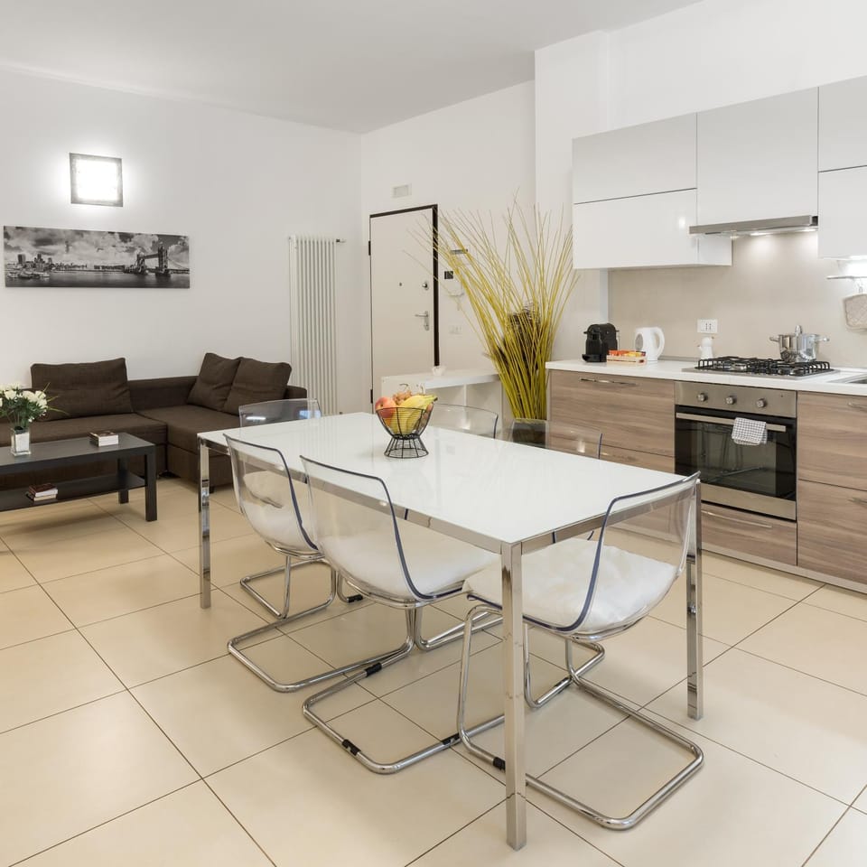 Coffee/tea facilities, Living room, Seating area, pet friendly, stove, kitchen