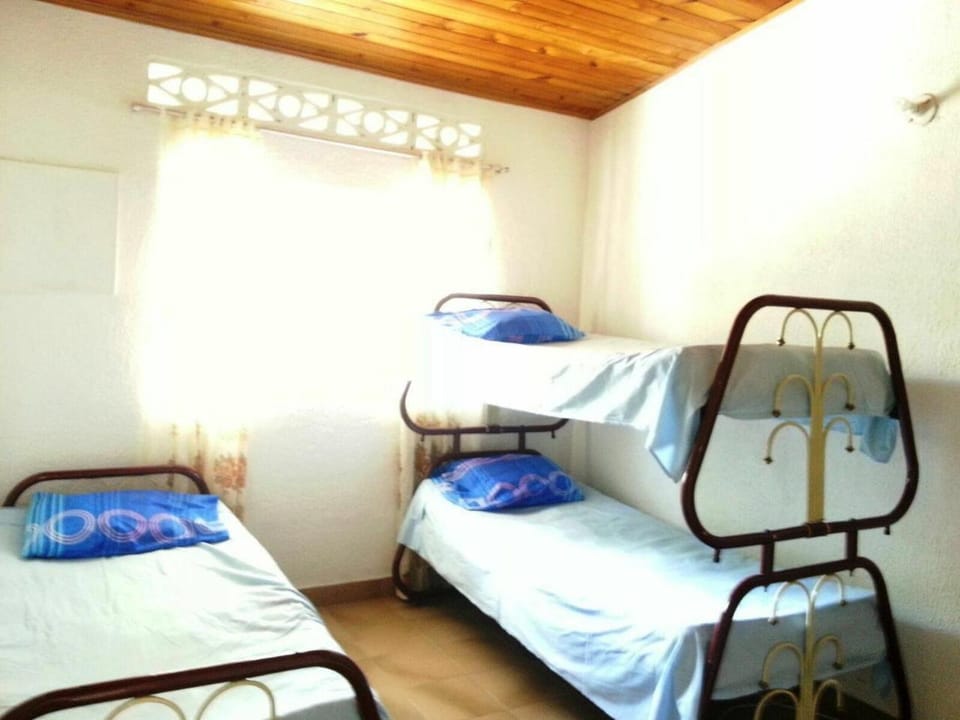 Bedroom, bunk bed