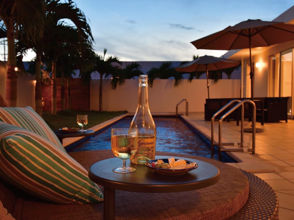 Balcony/Terrace, Pool view, Swimming pool