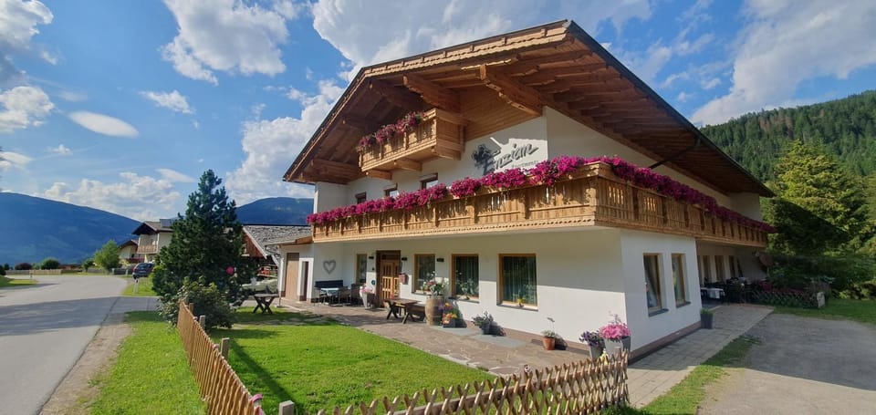 Property building, Natural landscape, Balcony/Terrace