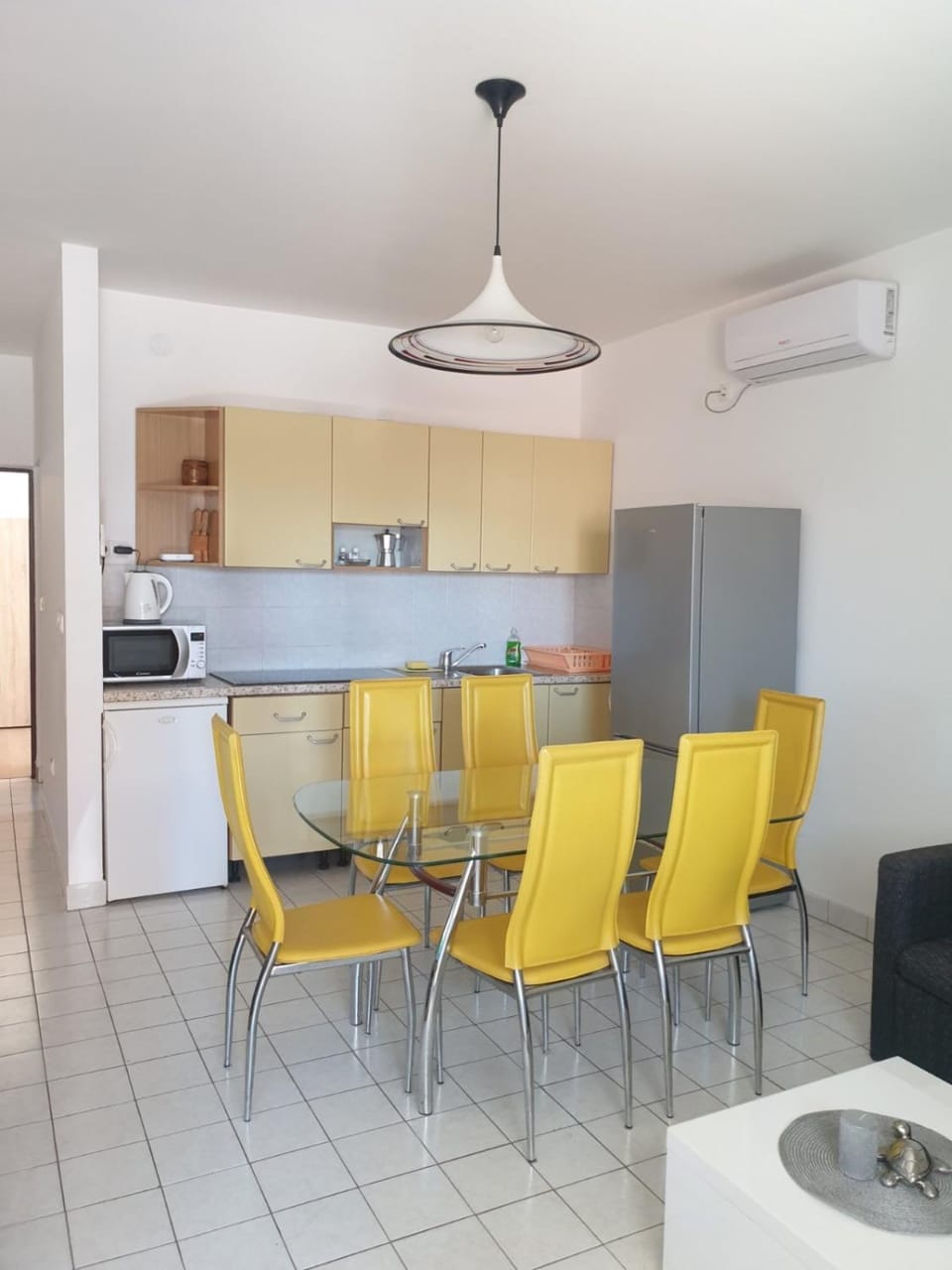 Kitchen or kitchenette, Seating area