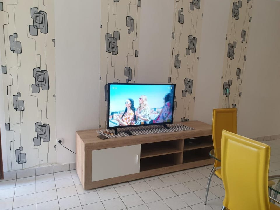 Communal lounge/ TV room, TV and multimedia