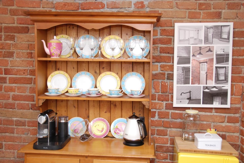 Coffee/tea facilities, Kitchen or kitchenette, Decorative detail