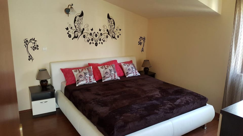 Bed, Decorative detail, Bedroom
