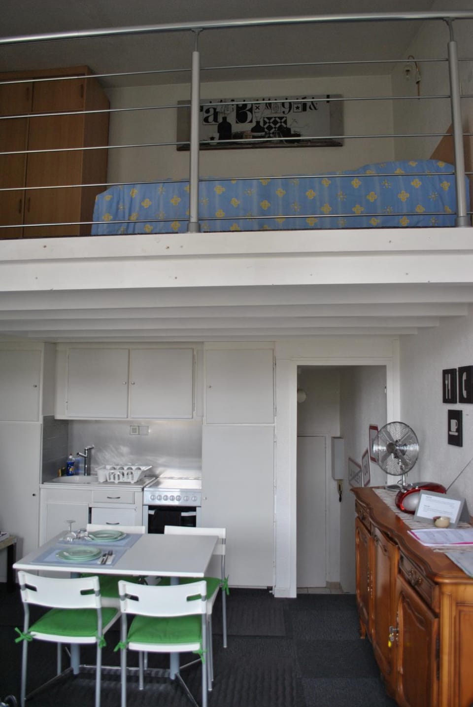 Photo of the whole room