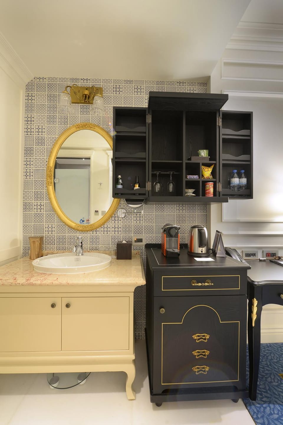 Coffee/tea facilities
