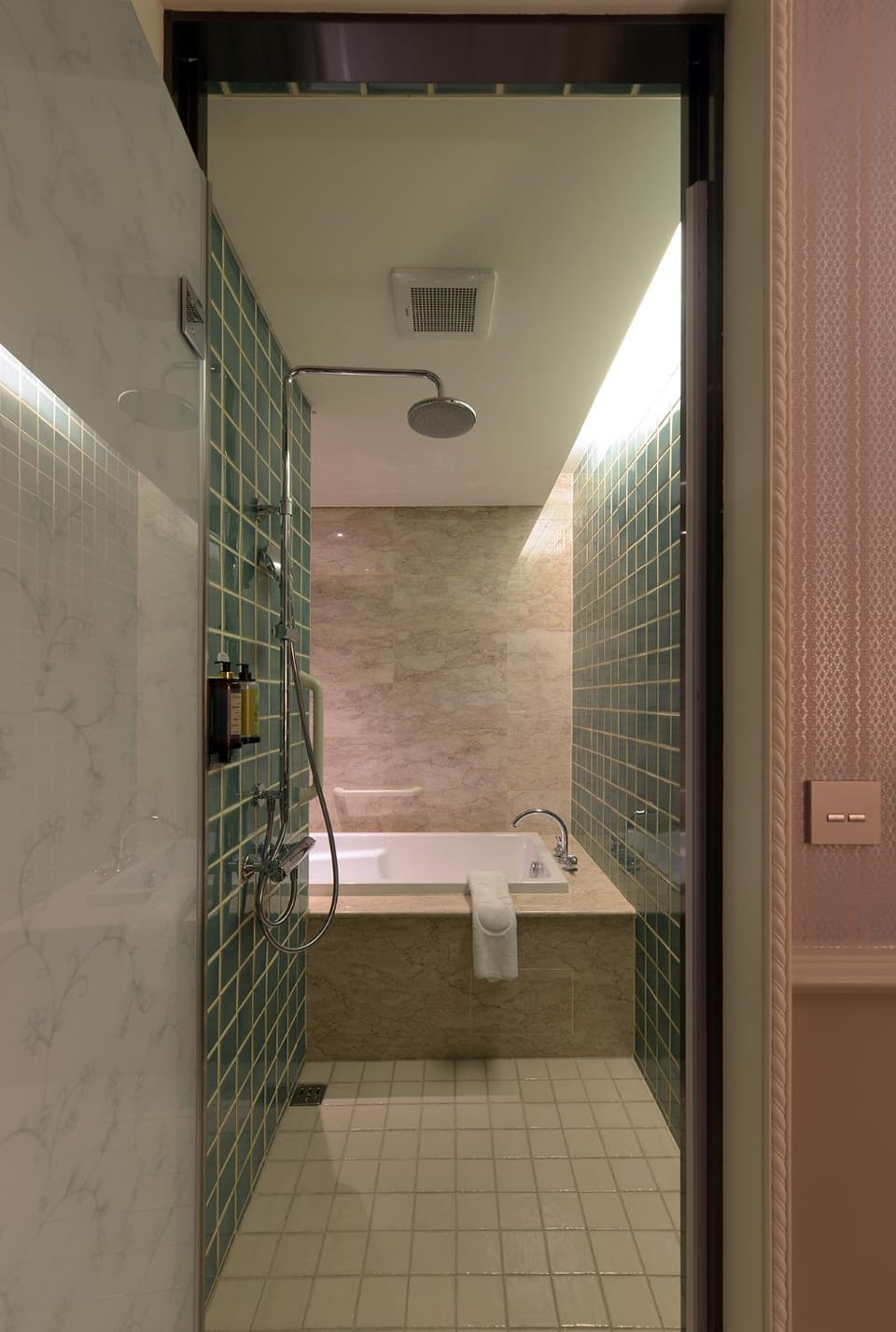 Golden Tulip RS Boutique Hotel-Tainan Hotel in Kaohsiung