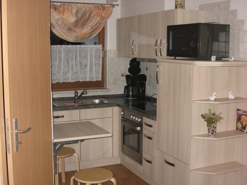 Kitchen or kitchenette, Decorative detail, Dining area