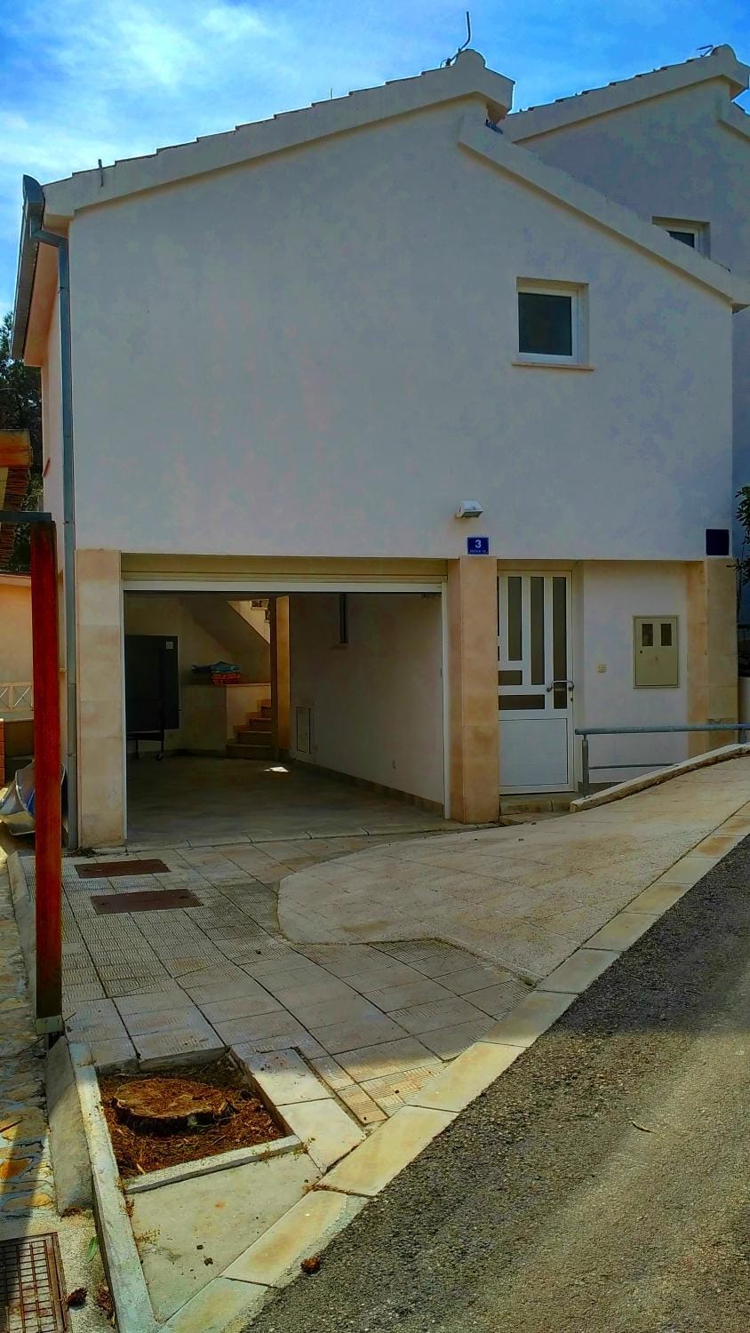 Property building, Day, Street view