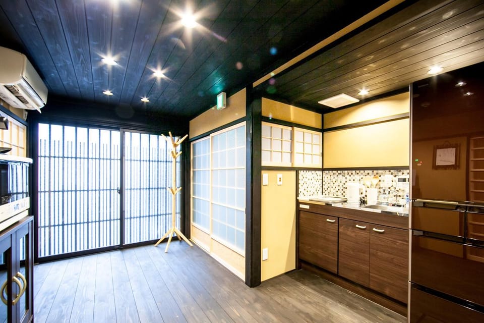 Kitchen or kitchenette, Living room