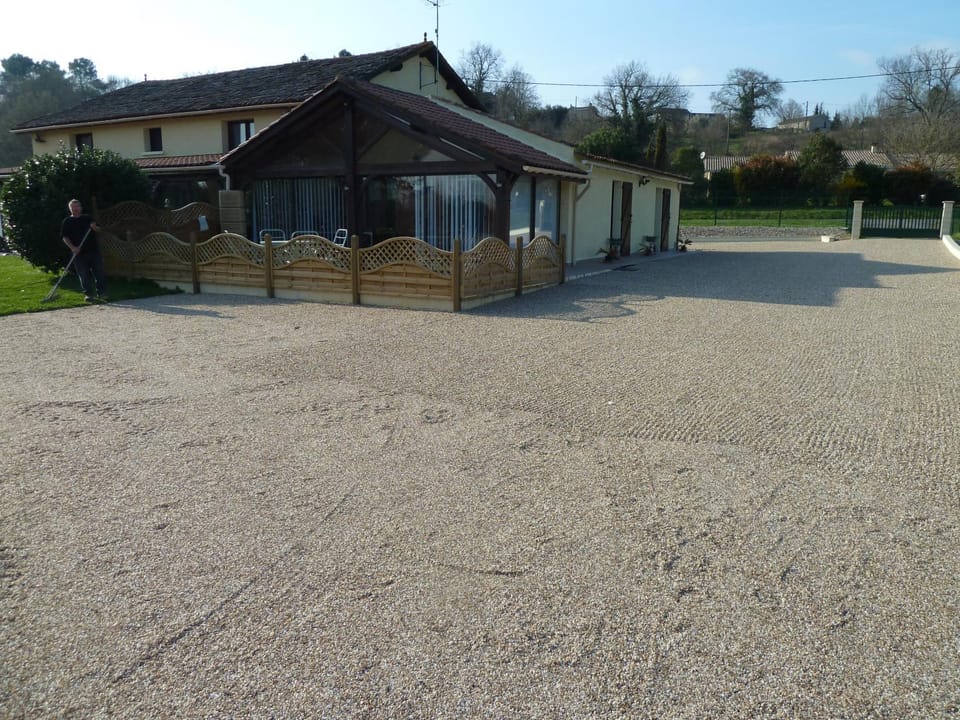 Property building, Spring, On site