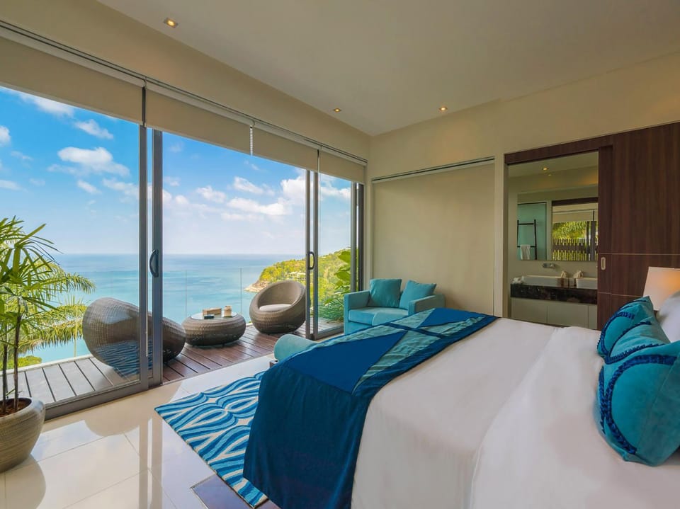 Bed, Bathroom, Balcony/Terrace, Bedroom, Sea view