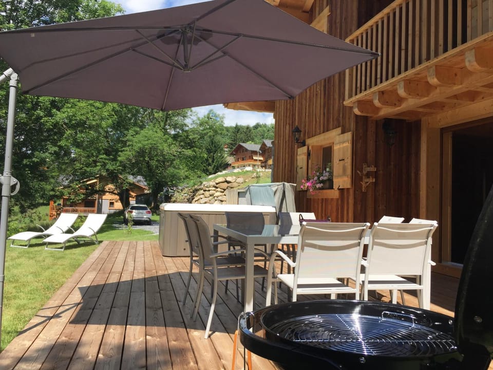 Patio, BBQ facilities