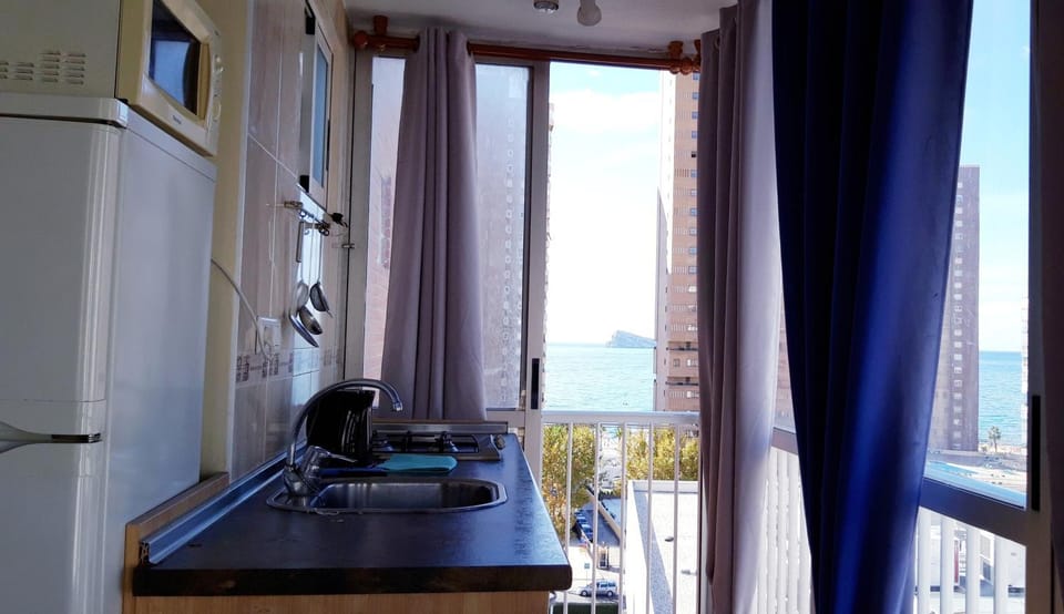 Kitchen or kitchenette, Communal kitchen