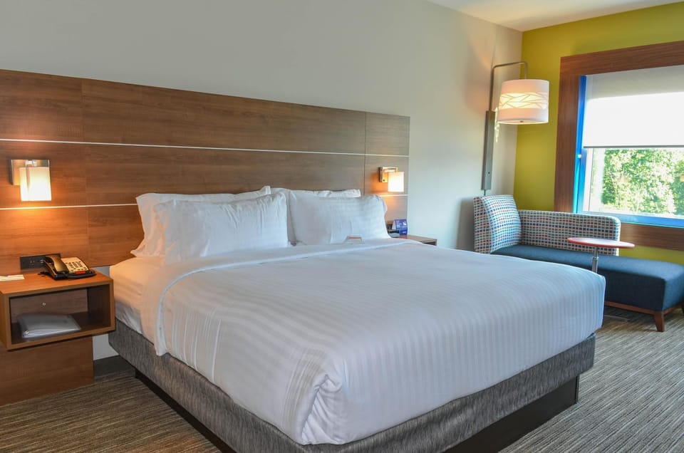 Holiday Inn Express & Suites - Charlotte NE - University Area by IHG Hotel in Charlotte