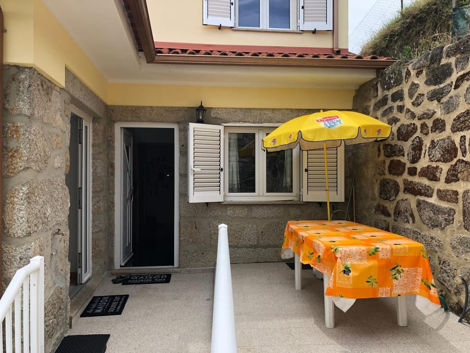 Property building, Patio, Patio, Facade/entrance, Day, Balcony/Terrace, Balcony/Terrace, Dining area