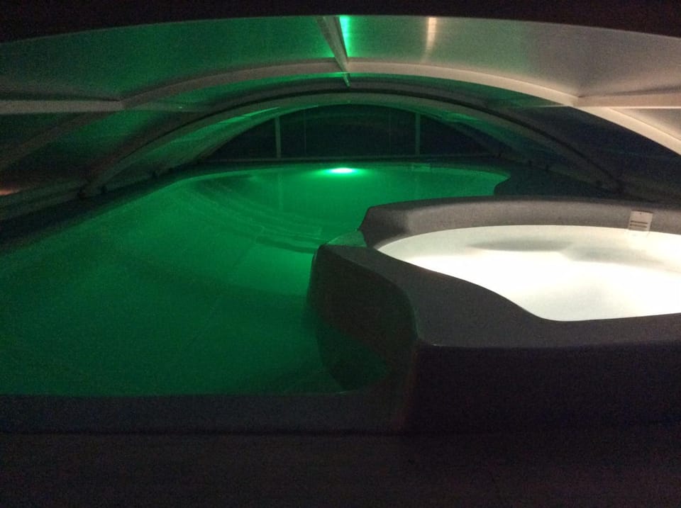 Swimming pool, Swimming pool