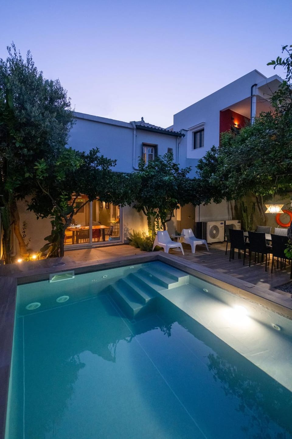 Property building, Patio, Garden, Guests, Garden view, Area and facilities, Swimming pool, children, group of guests, internet, towels