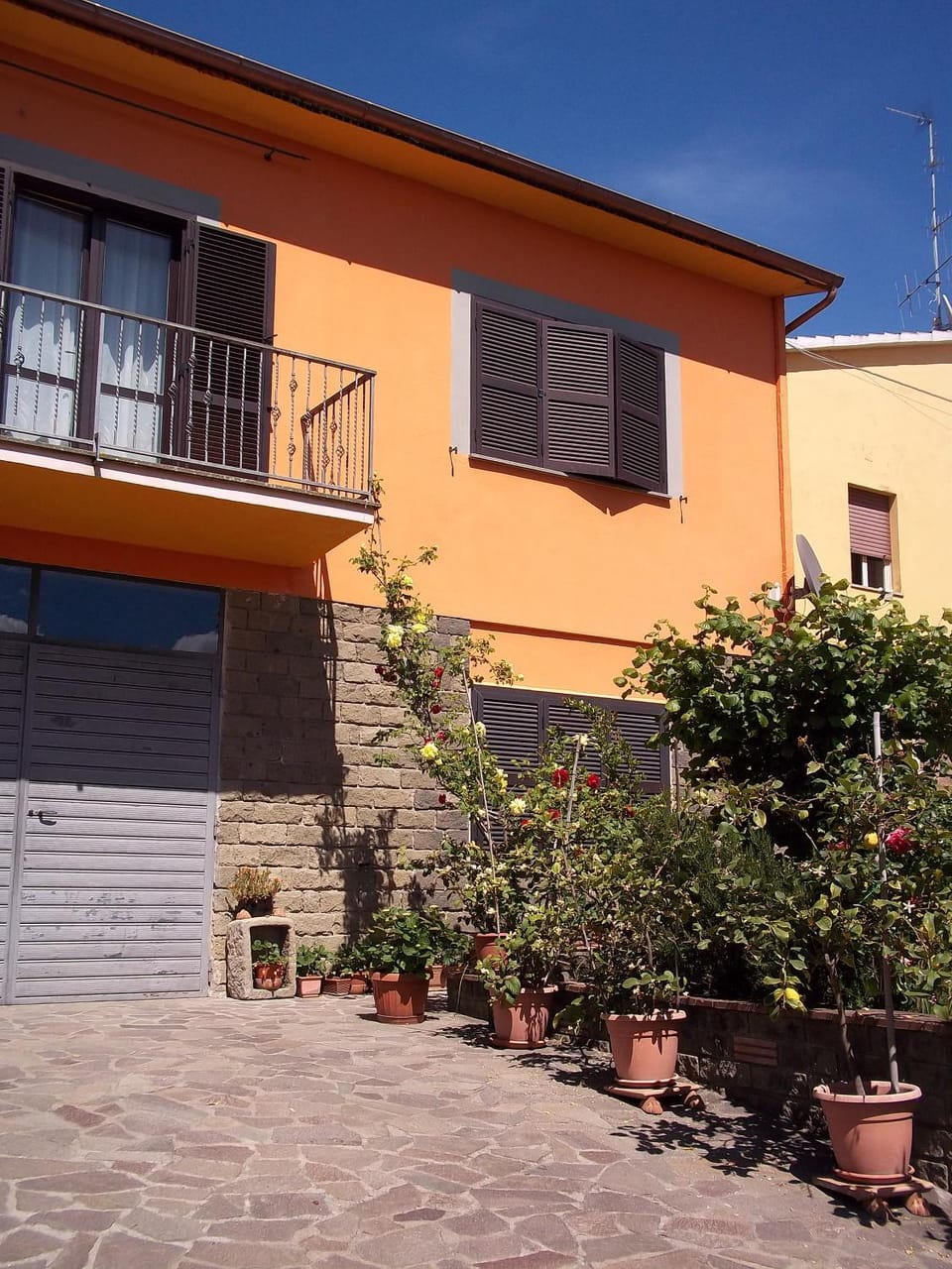 Property building, Facade/entrance, View (from property/room), Other, Decorative detail, Floor plan, Garden view